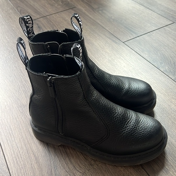 EUC Dr. Martens Chelsea Boots - Picture 3 of 3